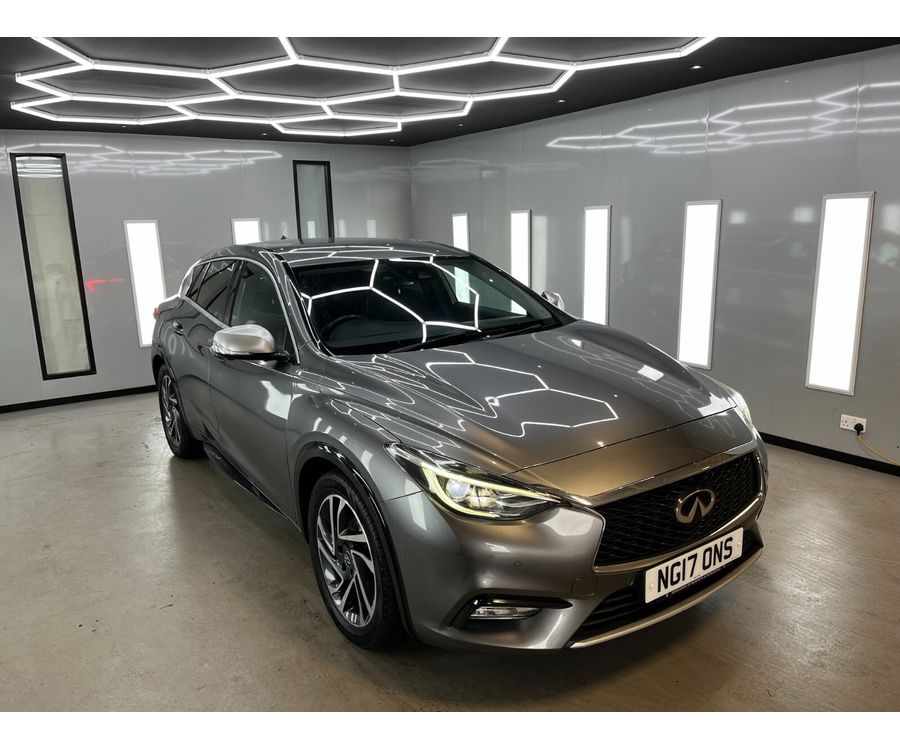 INFINITI Q30