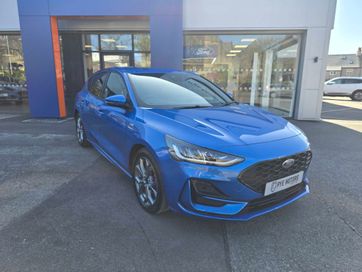 FORD FOCUS ST LINE 1.0L ECOBOOST 125PS 6 SPEED MANUAL 5 DOOR FWD PARKING...