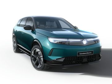 2026 vauxhall grandland 73kwh ultimate auto 5dr electric all in offer too 2026 automatic blue electric £34,995 county garage barnstaple... photo