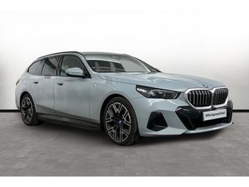 2025 BMW 5 Series 530e M Sport Touring photo