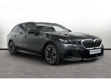 2025 BMW 5 Series 530e M Sport Touring photo
