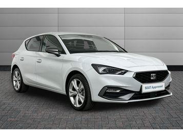 2025 seat leon 1.5 e-hybrid fr 5dr dsg [dap] ex-demo 2025 automatic 978 miles petrol parallel phev £318.36 £23,250 £26,000... photo
