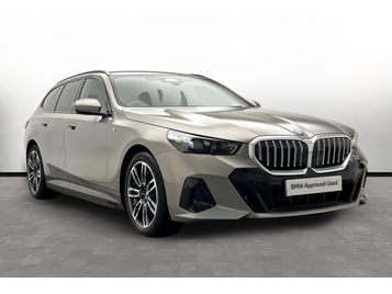 2025 BMW 5 Series 530e M Sport Touring photo