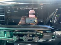 Mercedes-Benz G-Class MERCEDES BENZ G-CLASS G350 BLUETEC (Automatic)