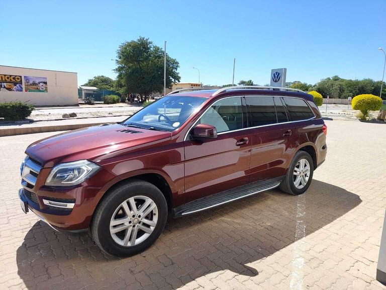 Mercedes-Benz G-Class MERCEDES BENZ G-CLASS G350 BLUETEC (Automatic)