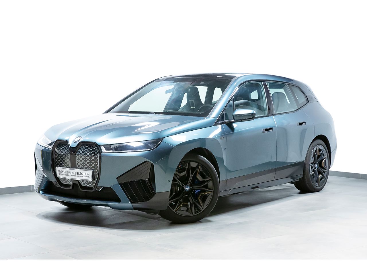 بي إم دبليو iX xDrive M60 Sport Suite