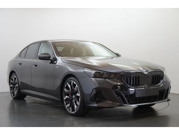 2026 BMW 5 SERIES 550E XDRIVE M SPORT PRO SALOON 2026 AUTOMATIC 2,266 MILES PETROL PARALLEL... photo
