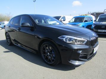 2022 BMW 1 SERIES 118I 136 M SPORT 5DR STEP AUTO LCP M SPORT PRO BLACK... photo