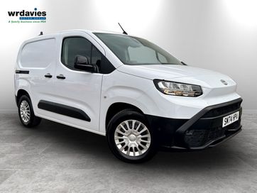 2024 TOYOTA PROACE CITY ICON VAN 50KWH AUTO EV PLY LINING 2024 AUTOMATIC 8,822 MILES ELECTRIC... photo