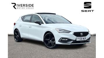 2026 seat leon 1.5 etsi mhev fr black edition dsg euro 6 (s/s) 5dr current demo-big saving on new 2026 automatic 1,493... photo