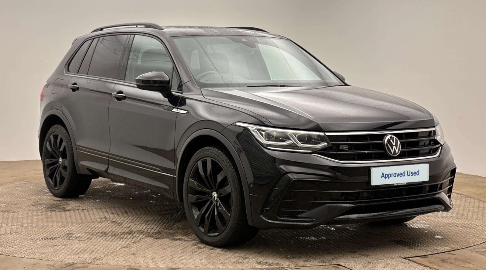 Volkswagen Tiguan listing photo