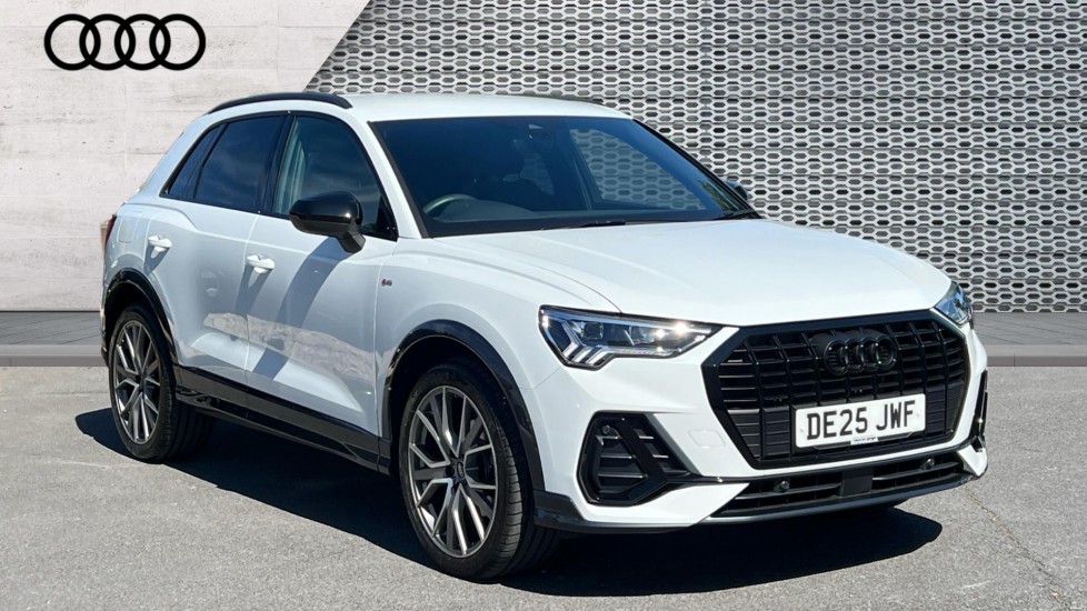 Audi Q3 listing photo