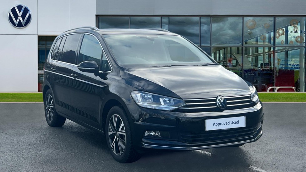 Volkswagen Touran listing photo