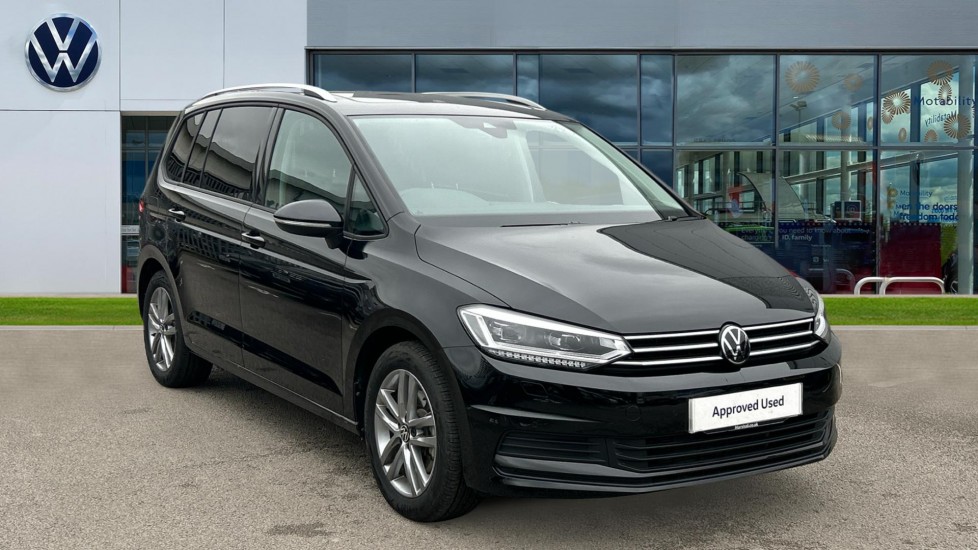 Volkswagen Touran listing photo