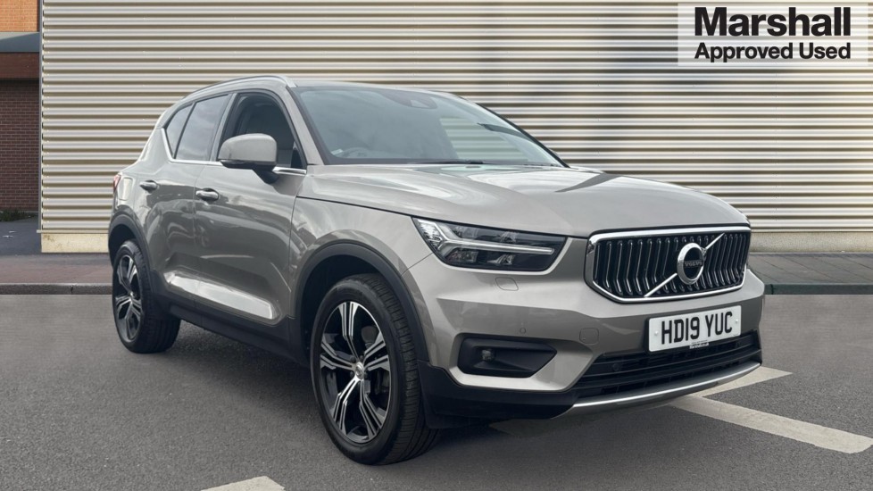 Volvo XC40 listing photo