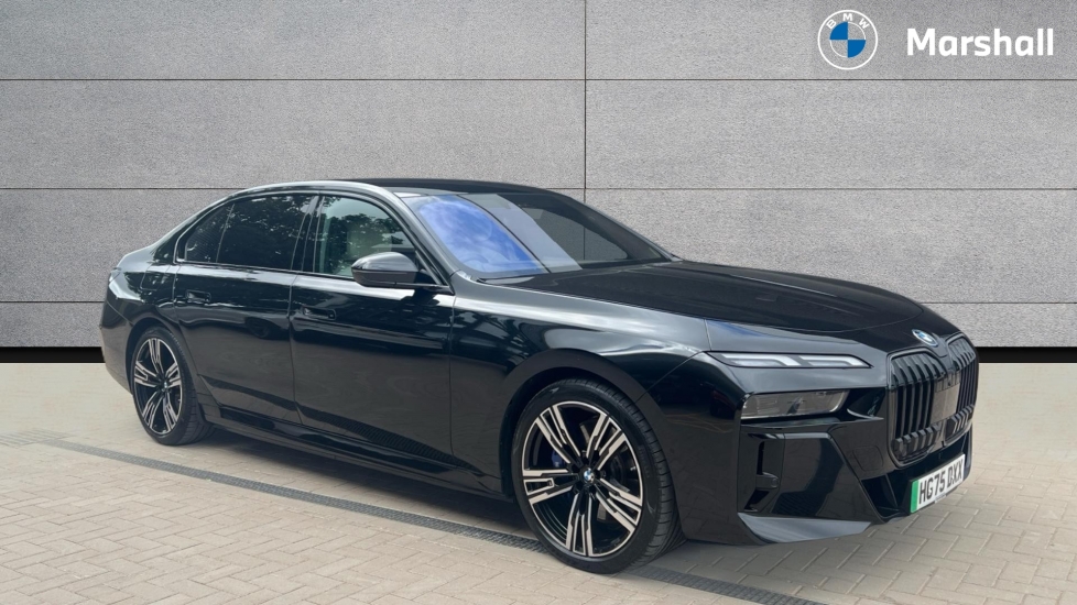 BMW i7 listing photo