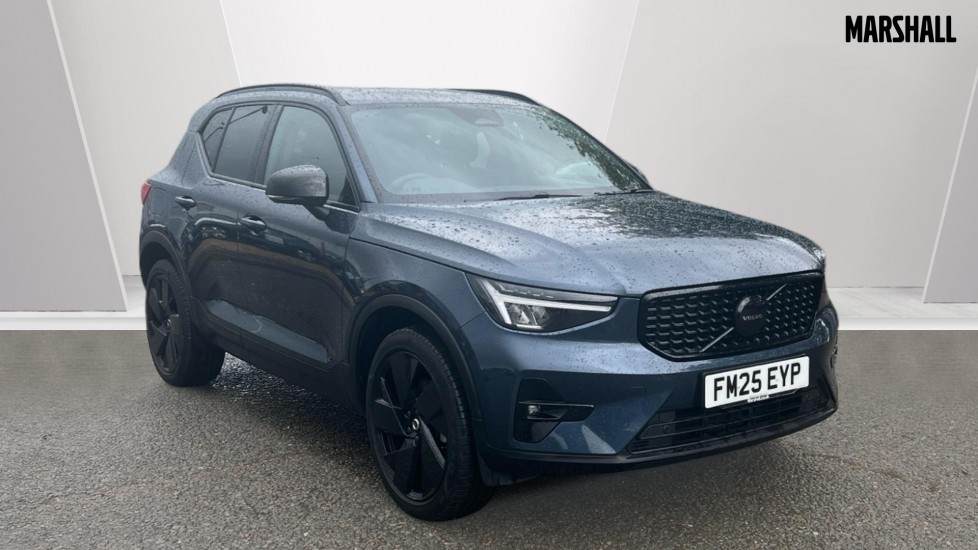 Volvo XC40 listing photo