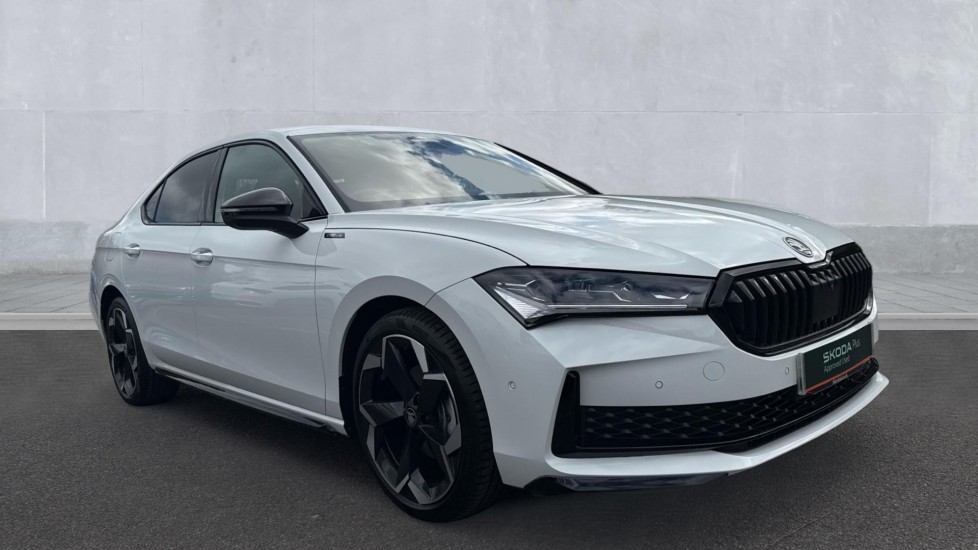 Skoda Superb listing photo