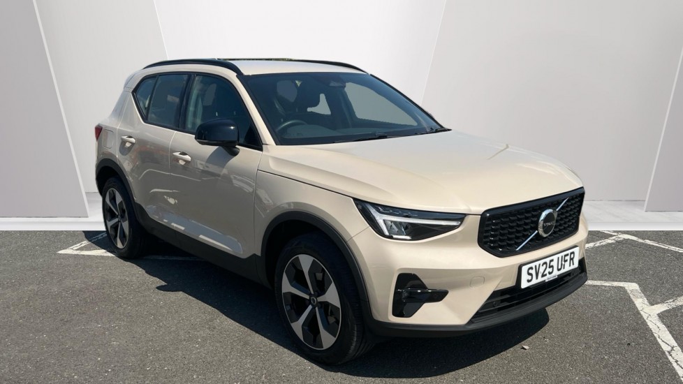 Volvo XC40 listing photo