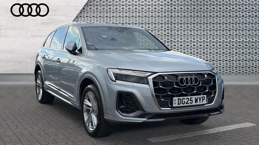 Audi Q7 listing photo