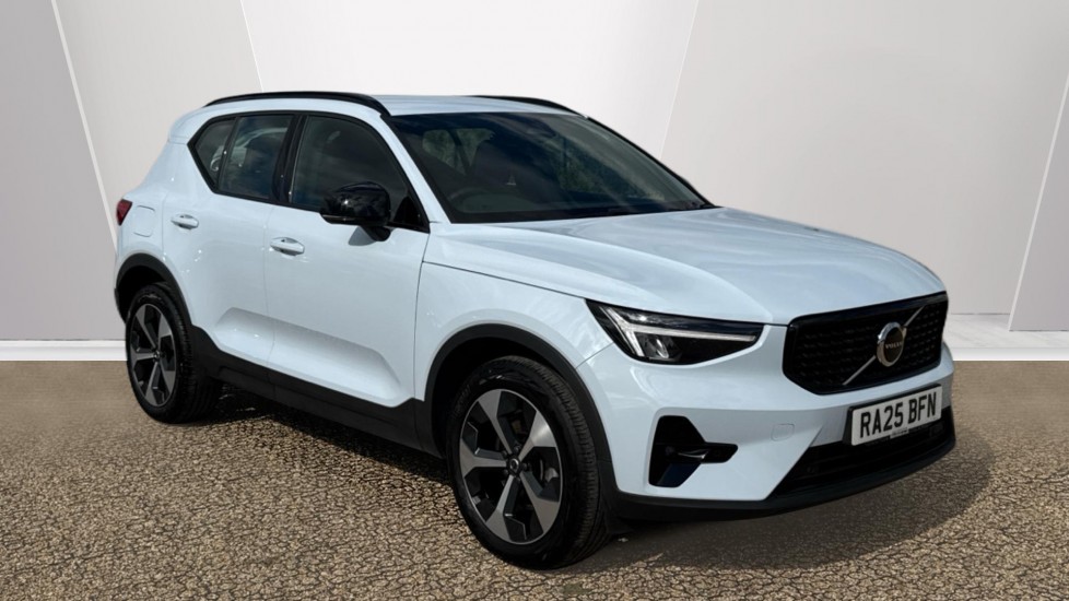 Volvo XC40 listing photo