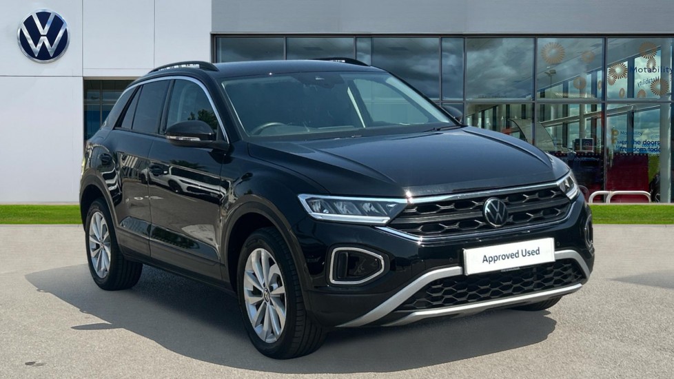 Volkswagen T-Roc listing photo