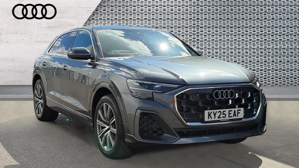 Audi Q8 listing photo