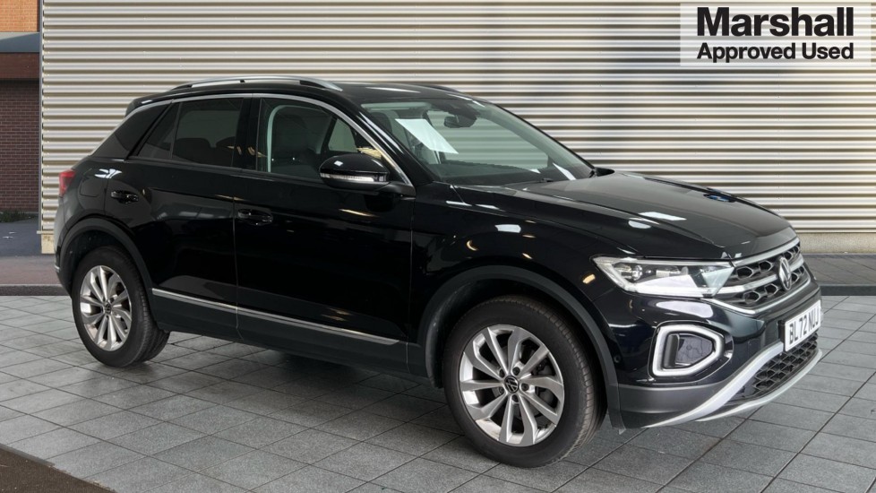 Volkswagen T-Roc listing photo