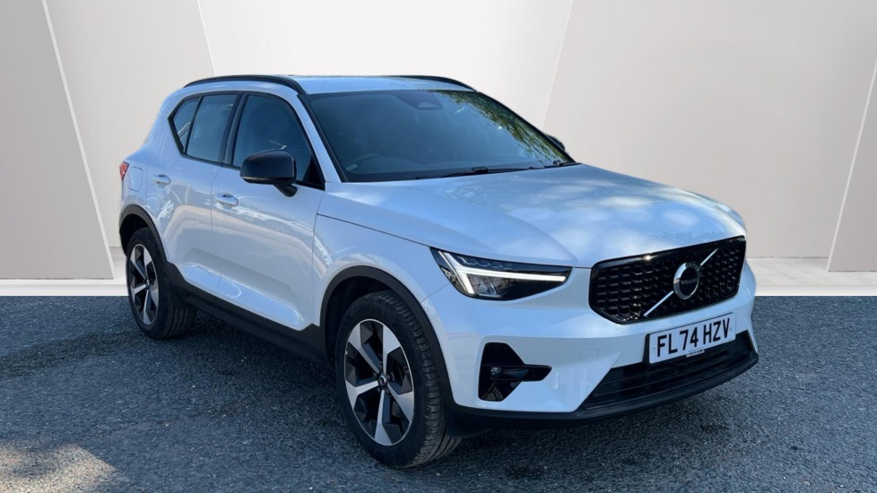 Volvo XC40 listing photo