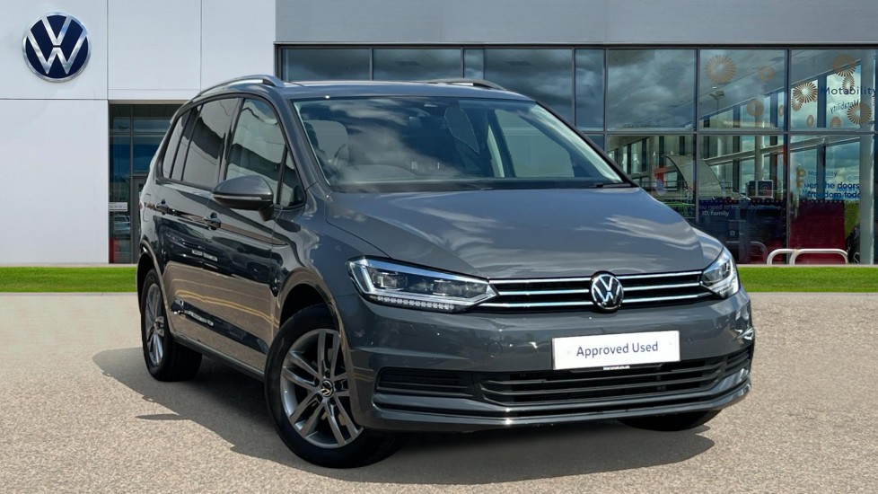 Volkswagen Touran listing photo