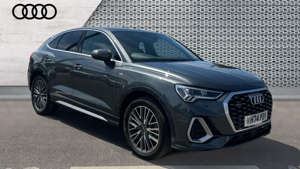 Audi Q3 listing photo
