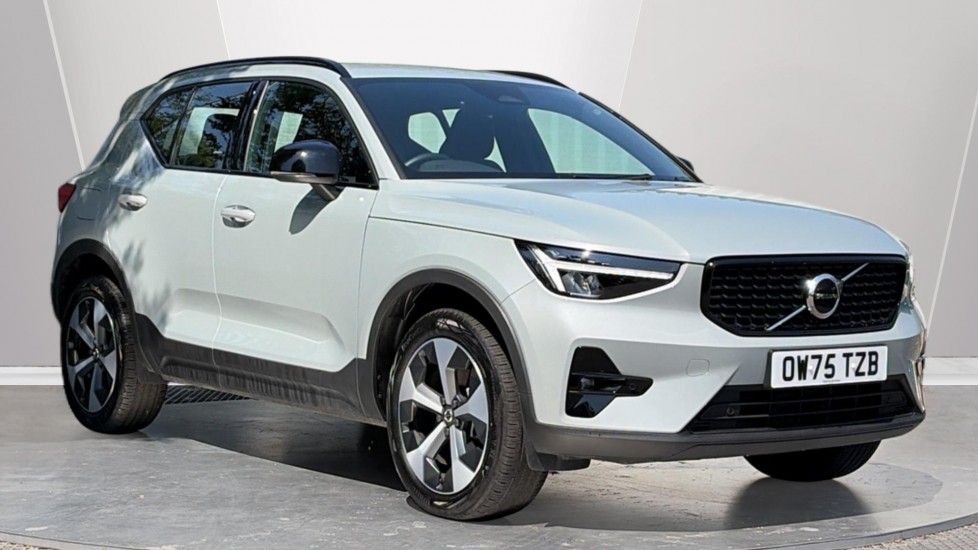 Volvo XC40 listing photo