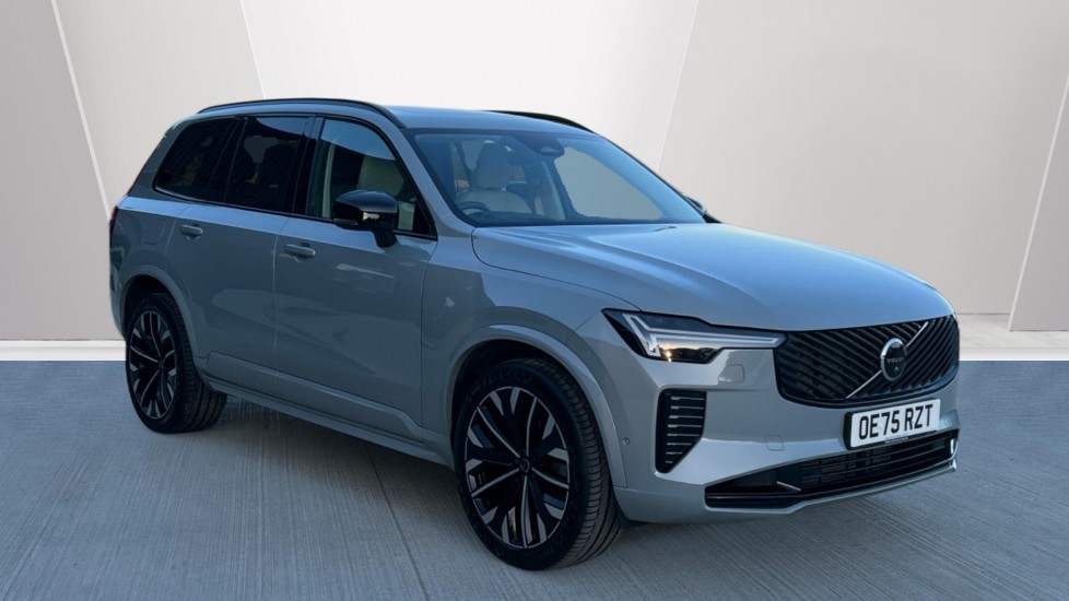 Volvo XC90 listing photo