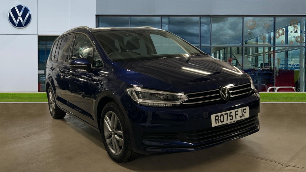 Volkswagen Touran listing photo