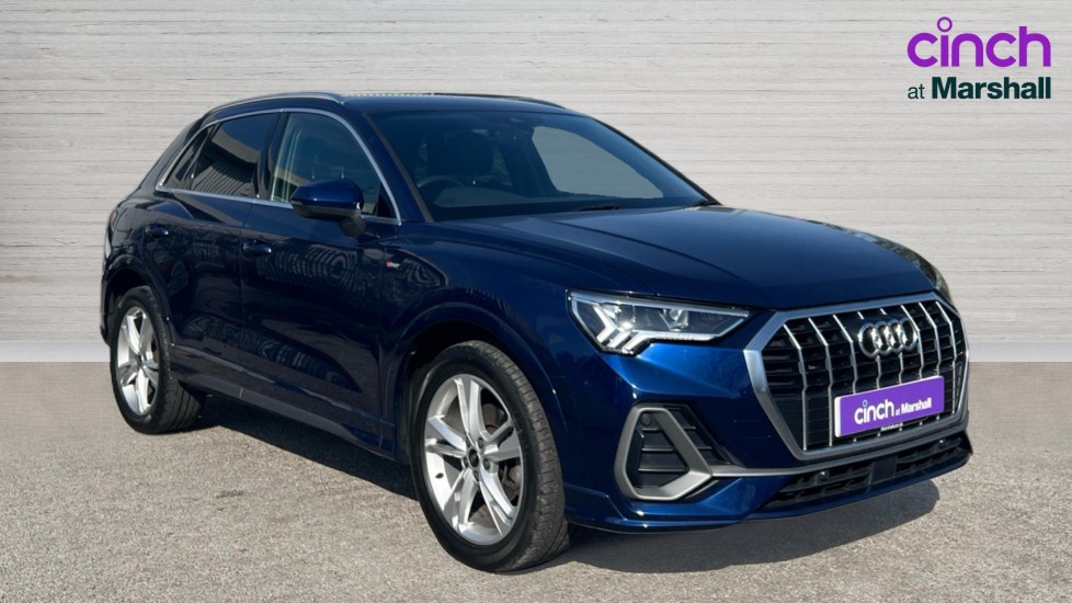 Audi Q3 listing photo