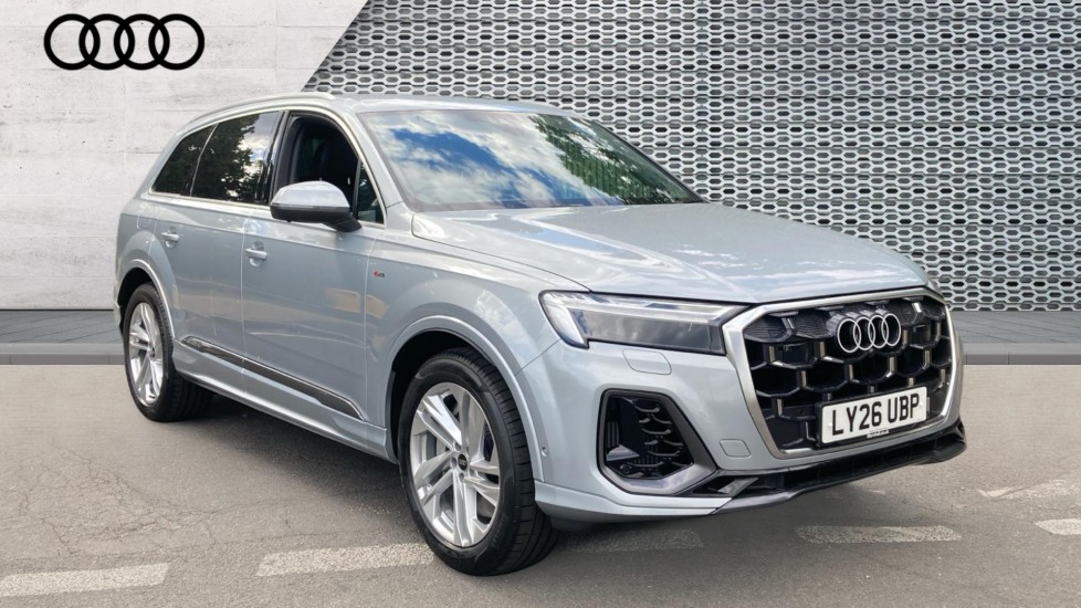 Audi Q7 listing photo