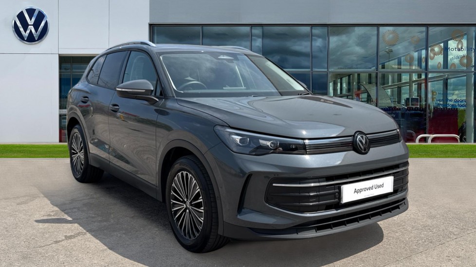 Volkswagen Tiguan listing photo