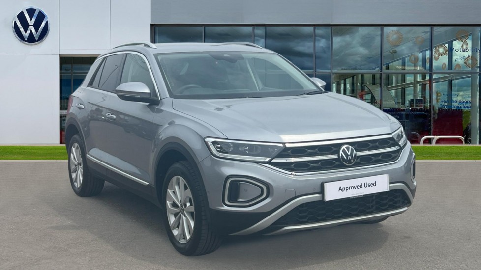 Volkswagen T-Roc listing photo