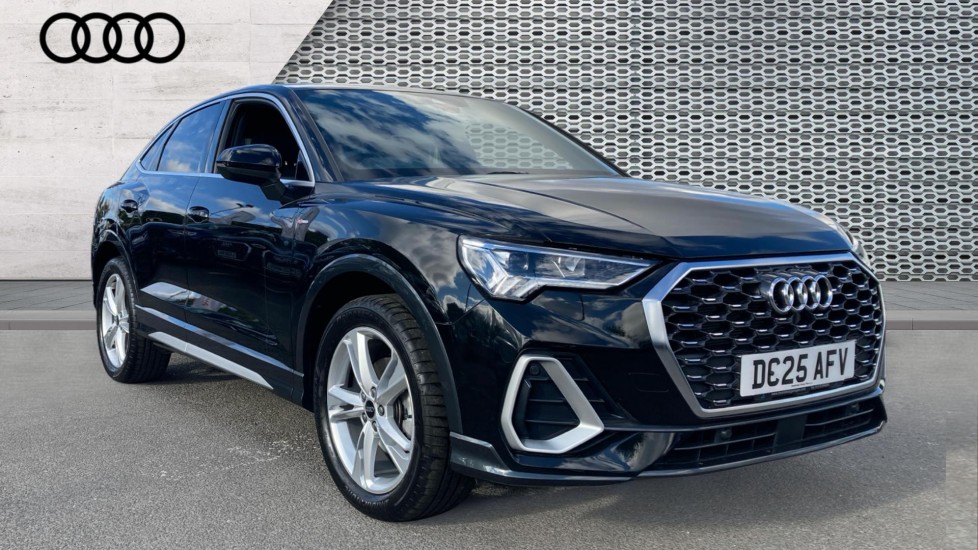 Audi Q3 listing photo