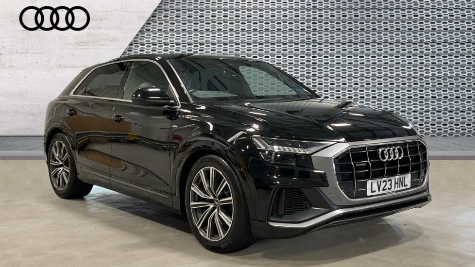 Audi Q8 listing photo
