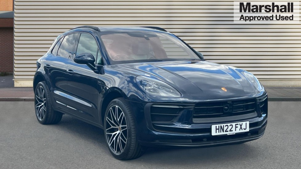 Porsche Macan listing photo
