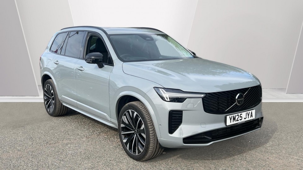 Volvo XC90 listing photo