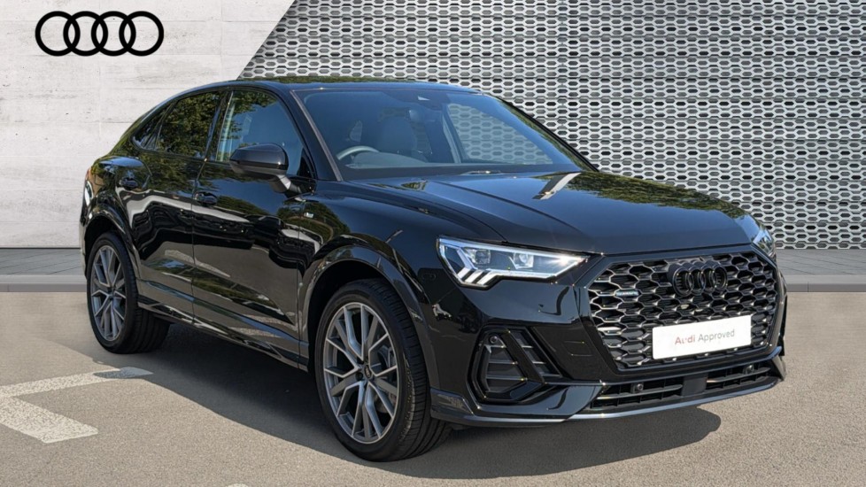 Audi Q3 listing photo
