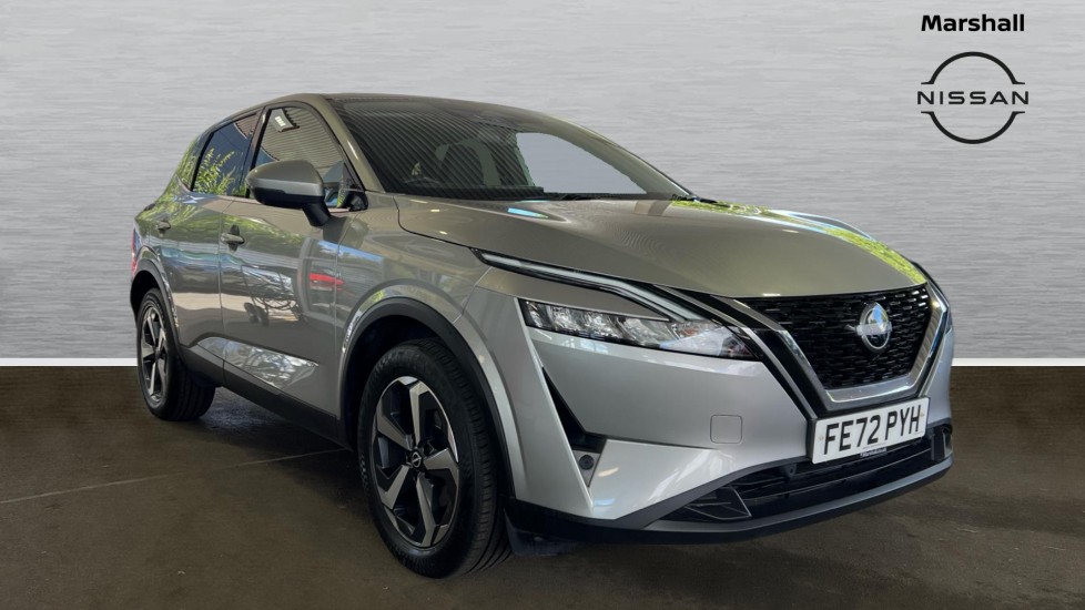Nissan Qashqai listing photo