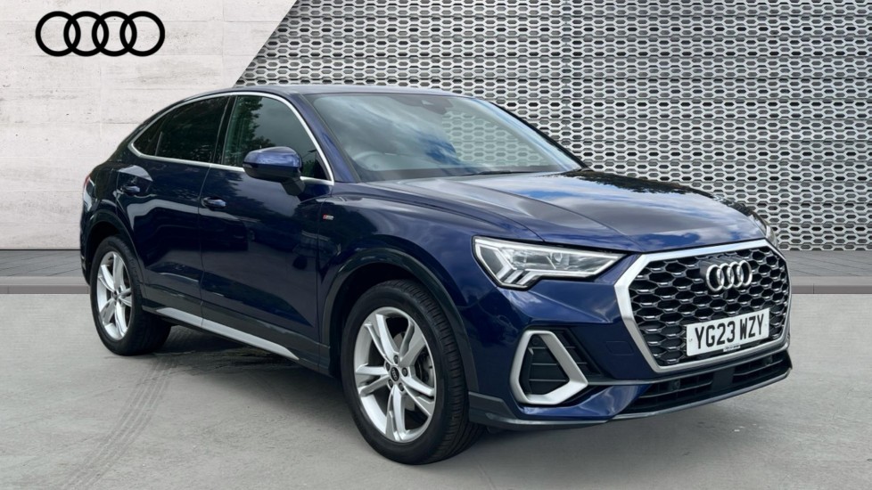Audi Q3 listing photo