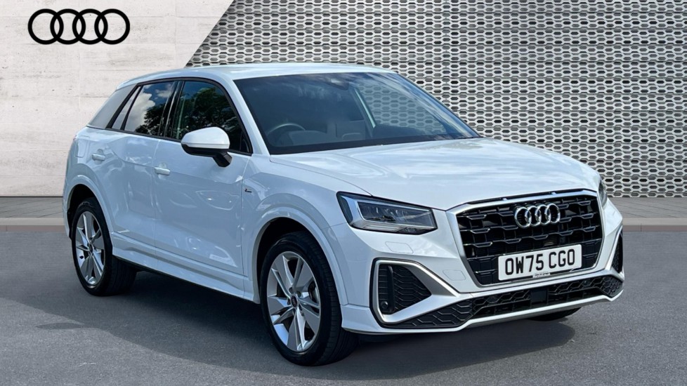 Audi Q2 listing photo