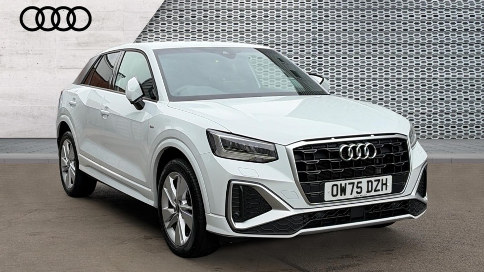 Audi Q2 listing photo