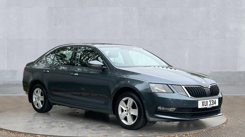 Skoda Octavia listing photo