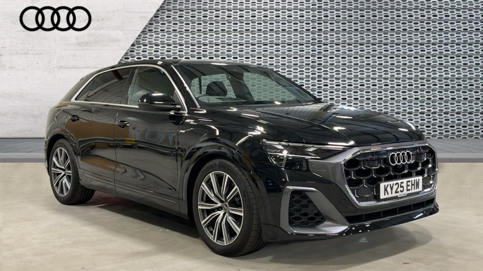Audi Q8 listing photo