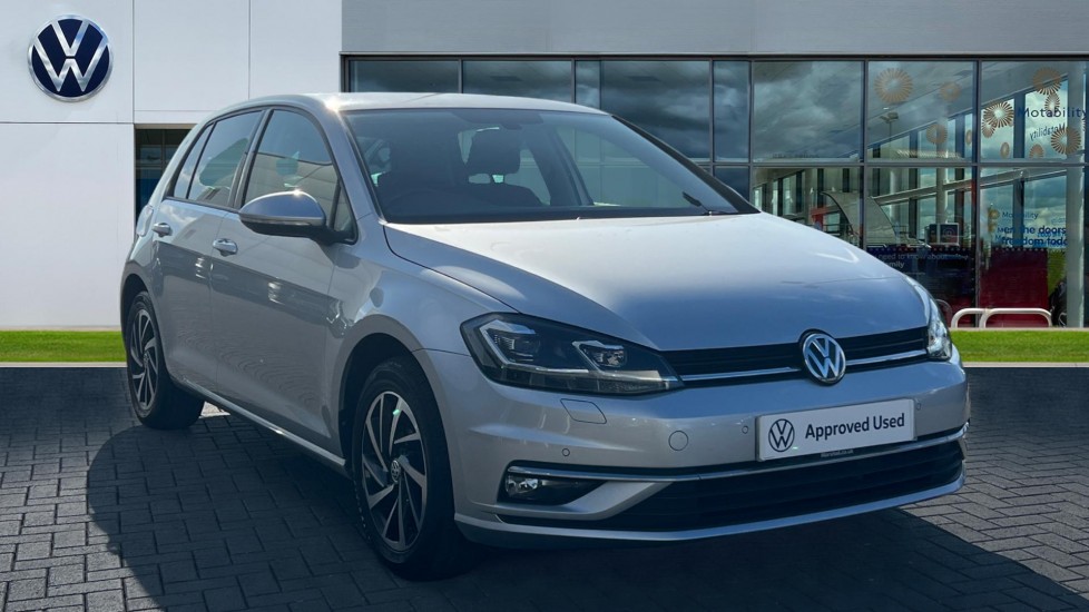 Volkswagen Golf listing photo
